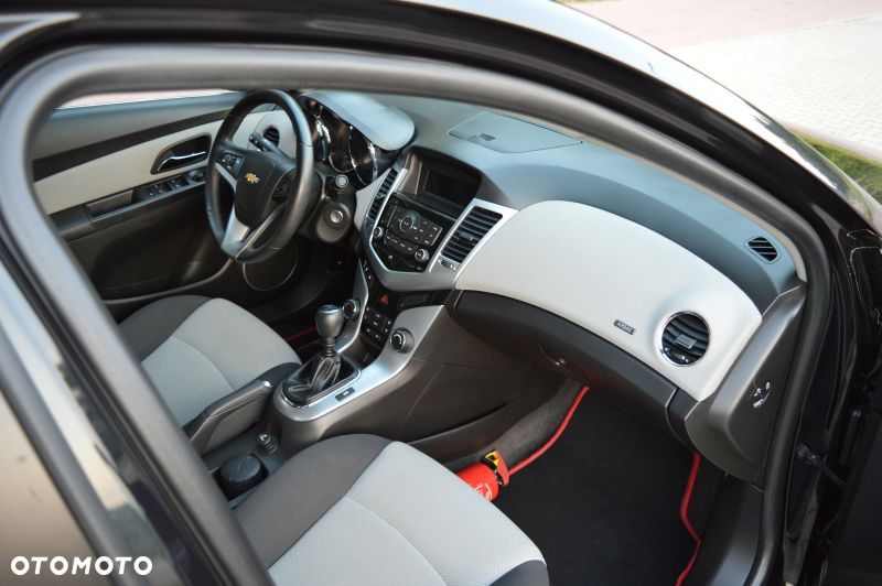 Chevrolet Cruze - 23