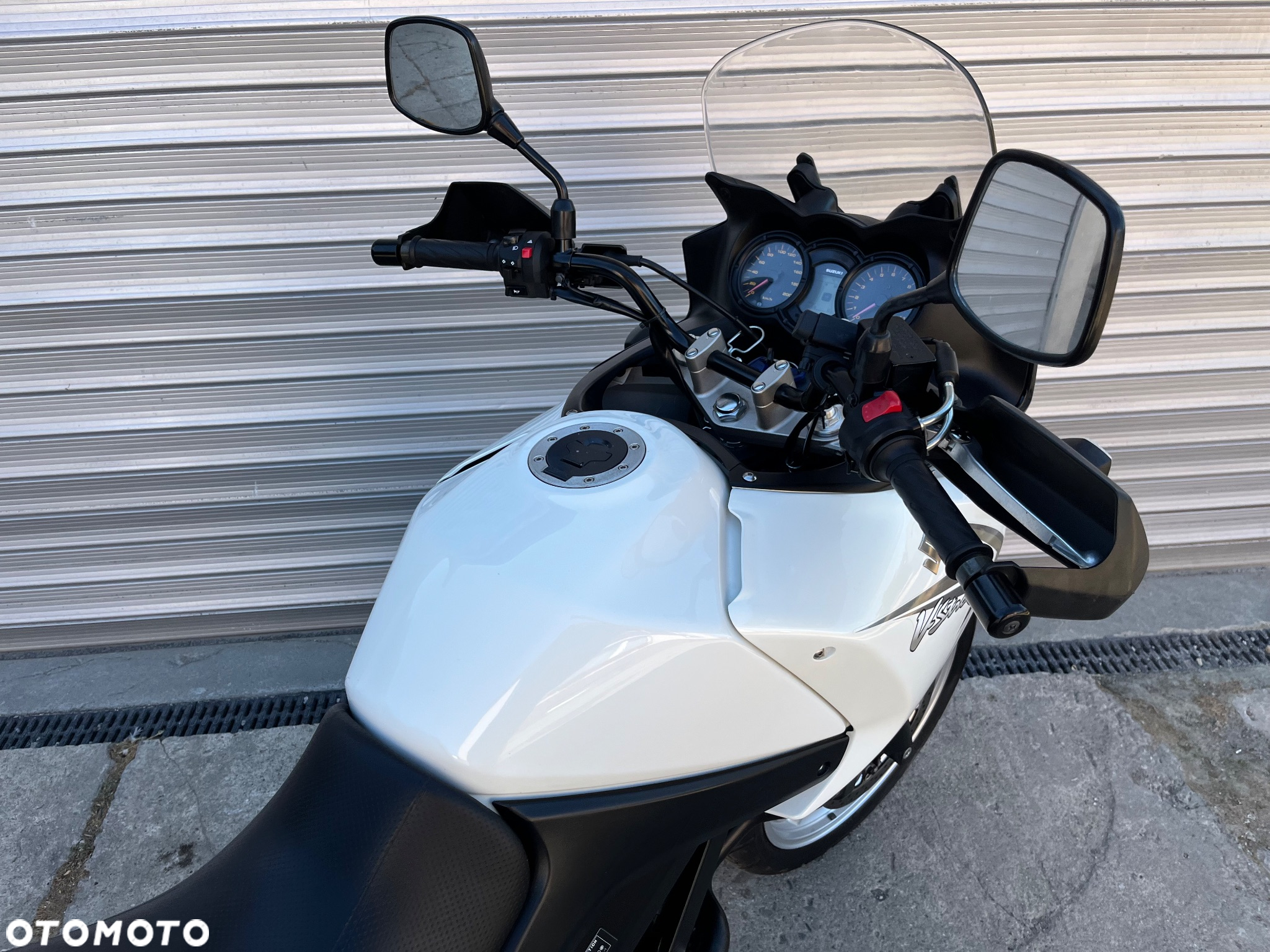 Suzuki DL - 16