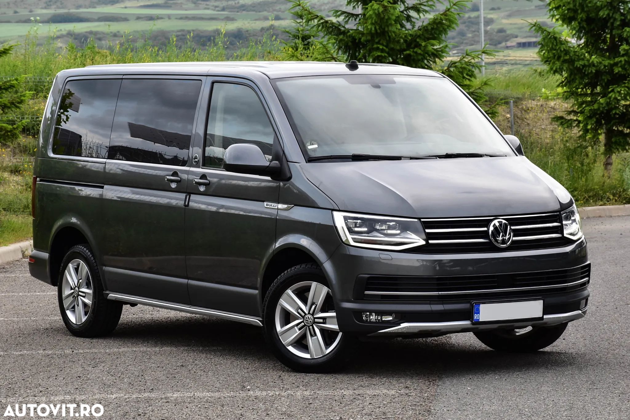 Volkswagen Multivan - 1