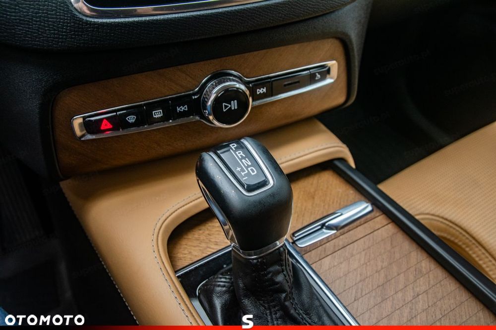 Volvo XC 90 - 25