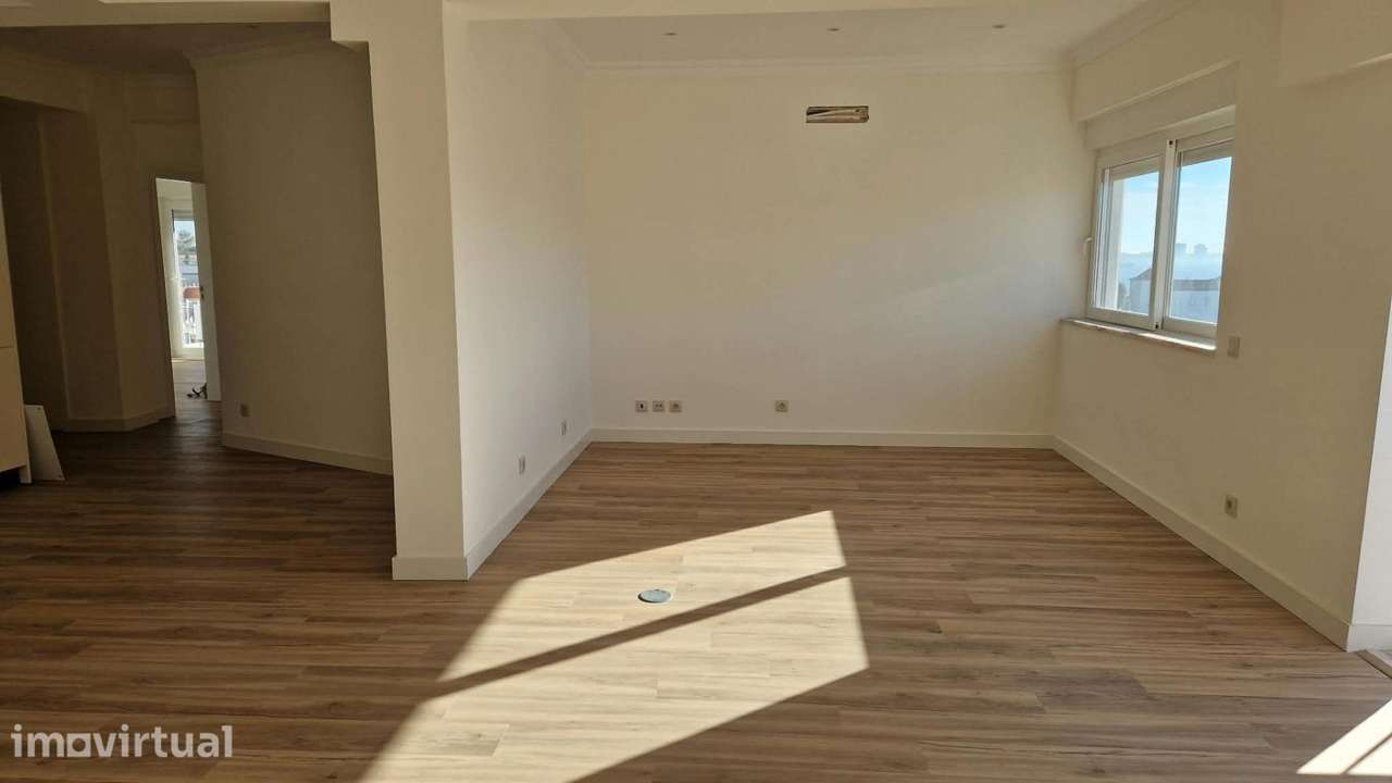 Apartamento T3 - Arangues Totalmente Remodelado - Vista Desafogada - Grande imagem: 3/26