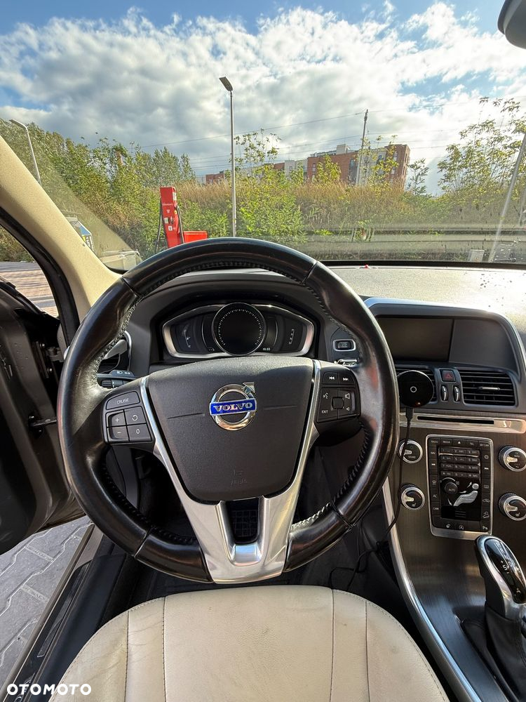 Volvo XC 60 D5 AWD Summum - 2