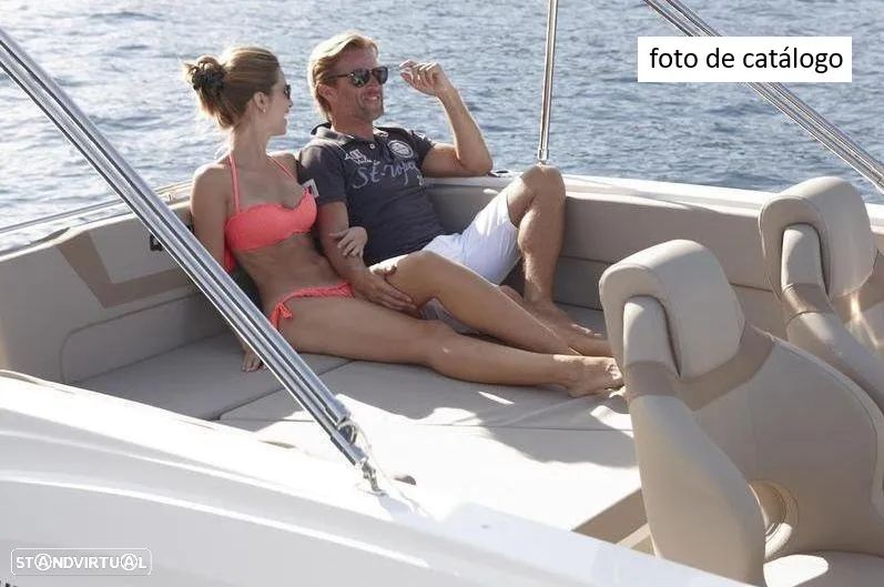 Quicksilver Activ 805 Sundeck - 9