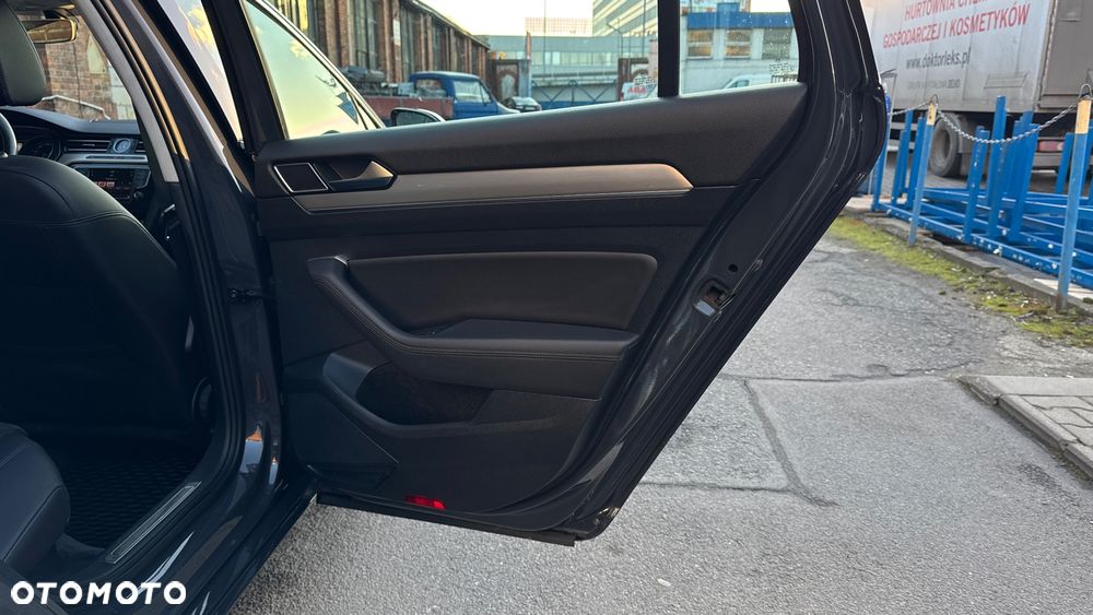 Volkswagen Passat 2.0 TDI (BlueMotion Technology) DSG Highline - 32