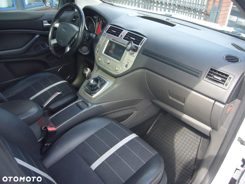 Ford Kuga 2.0 TDCi 2x4 Titanium - 18