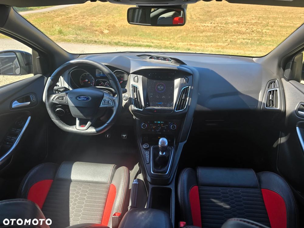 Ford Focus 2.0 EcoBoost ST mit Leder-Exclusiv-Paket - 13