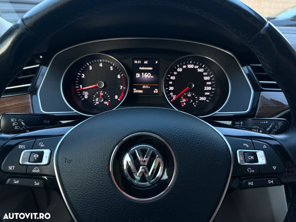 Volkswagen Passat 1.4 TSI ACT DSG R Executive - 9