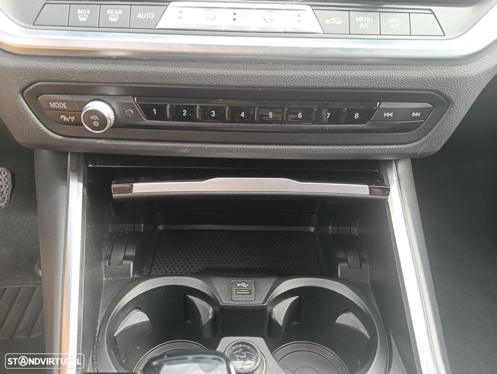 BMW 318 d Touring Line Sport Auto - 8