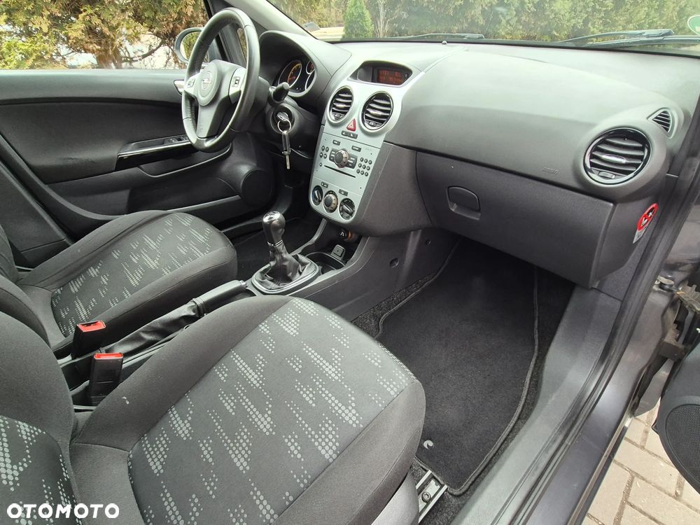 Opel Corsa 1.4 16V Satellite - 35