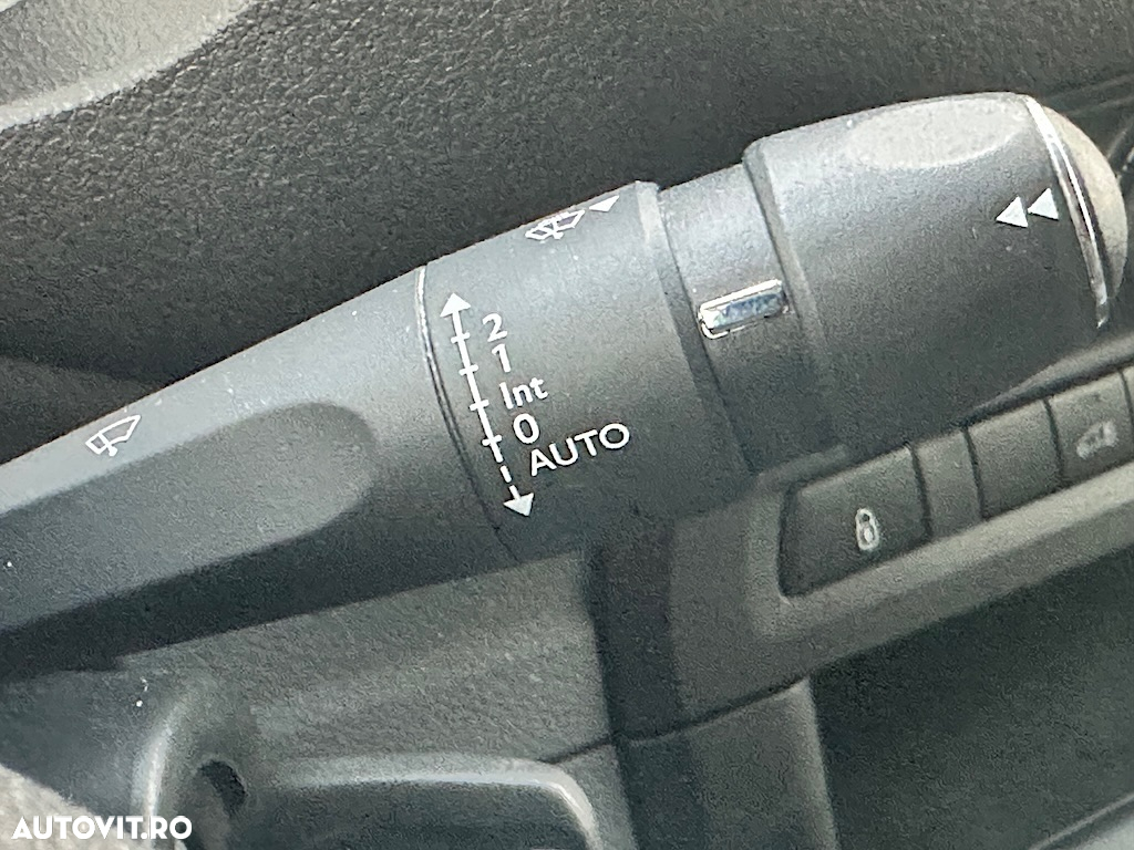 Opel vivaro - 12