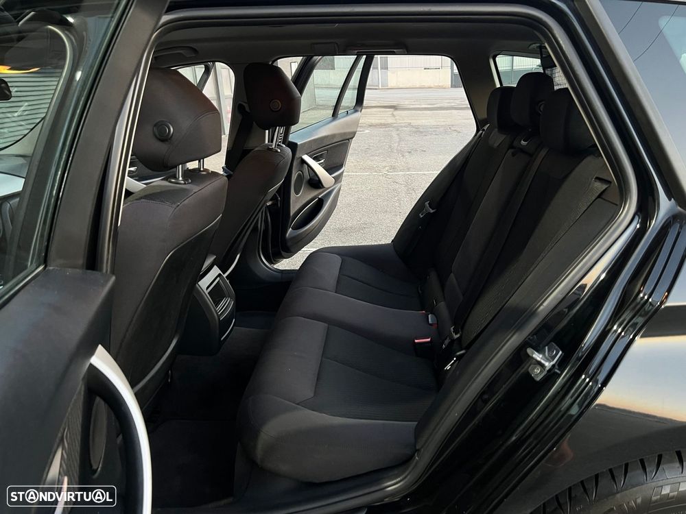 BMW 318 d Line Sport - 14