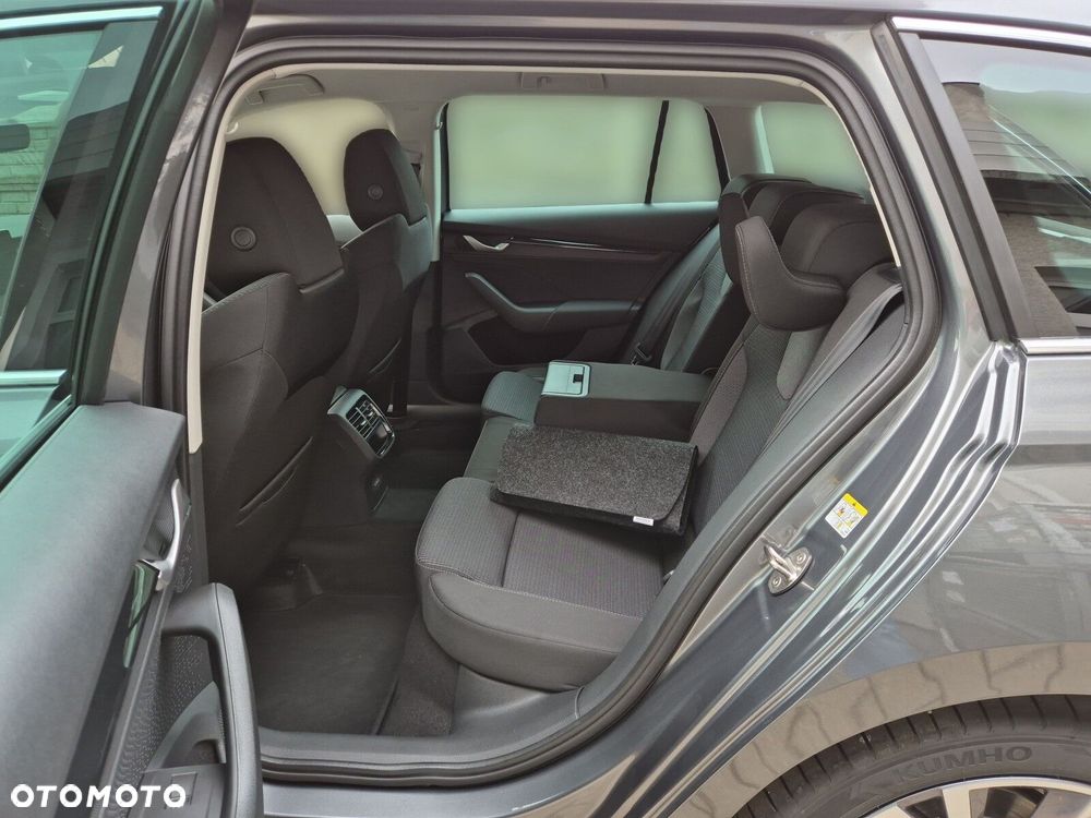 Skoda Octavia 2.0 TSI Drive Selection 4x4 DSG - 19