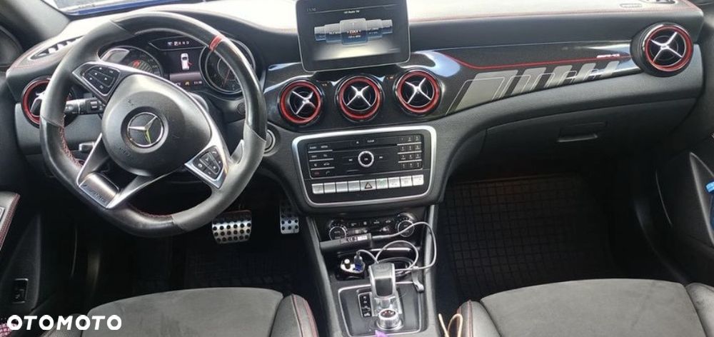 Mercedes-Benz GLA - 7