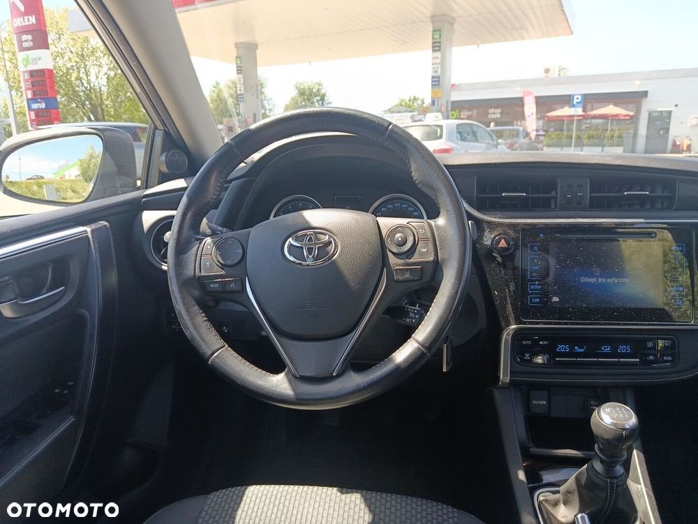 Toyota Corolla - 12