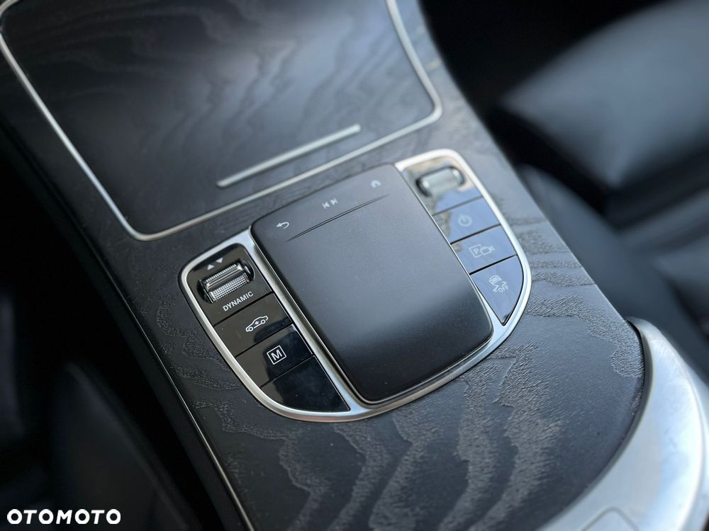 Mercedes-Benz GLC 300 e 4-Matic - 31