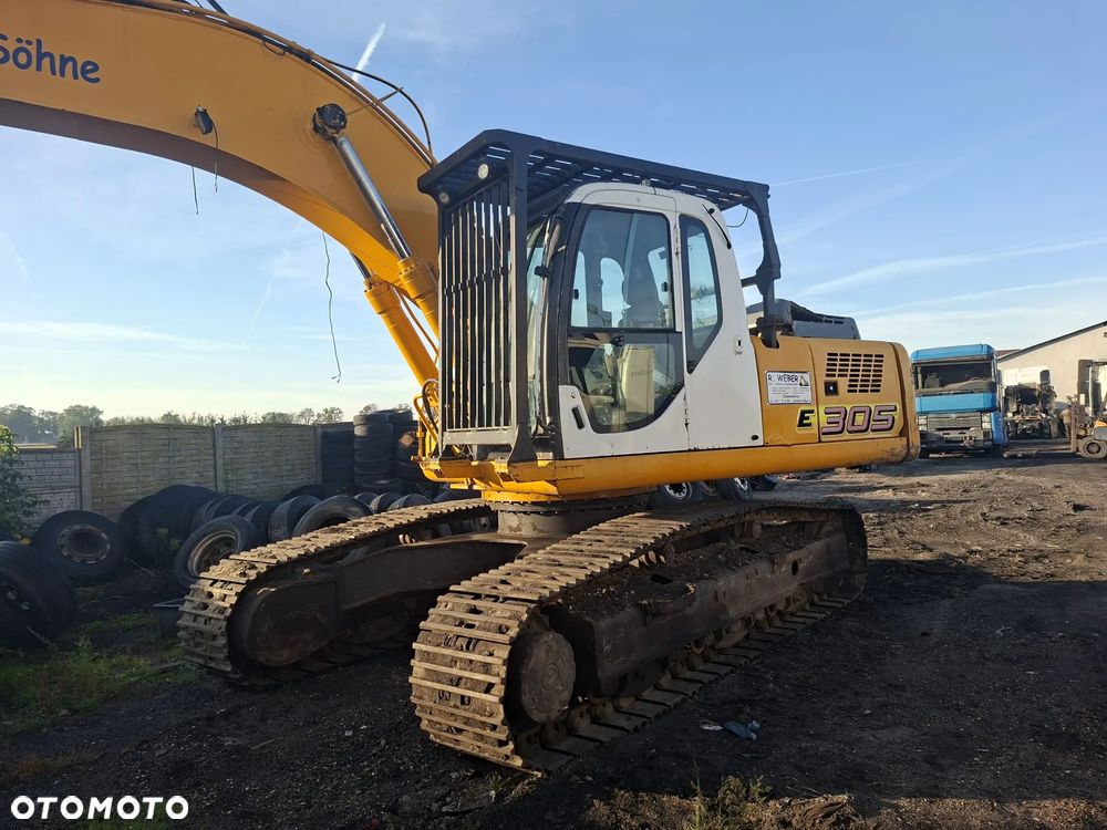 New Holland E305