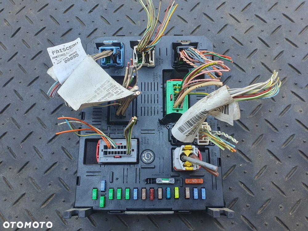 CITROEN C4 I PEUGEOT 307 1.6 16V MODUŁ STEROWNIK BSI SKRZYNKA BEZPIECZNIKÓW 9660105980 - 1