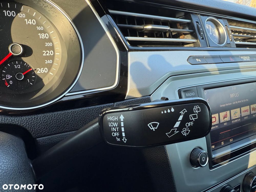 Volkswagen Passat 2.0 TDI SCR DSG Highline - 32