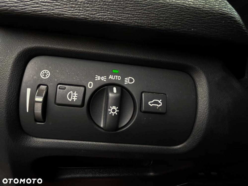 Volvo V40 Cross Country D2 Geartronic Momentum - 14