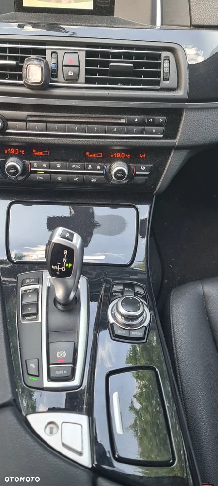 BMW Seria 5 520d Luxury Line - 4