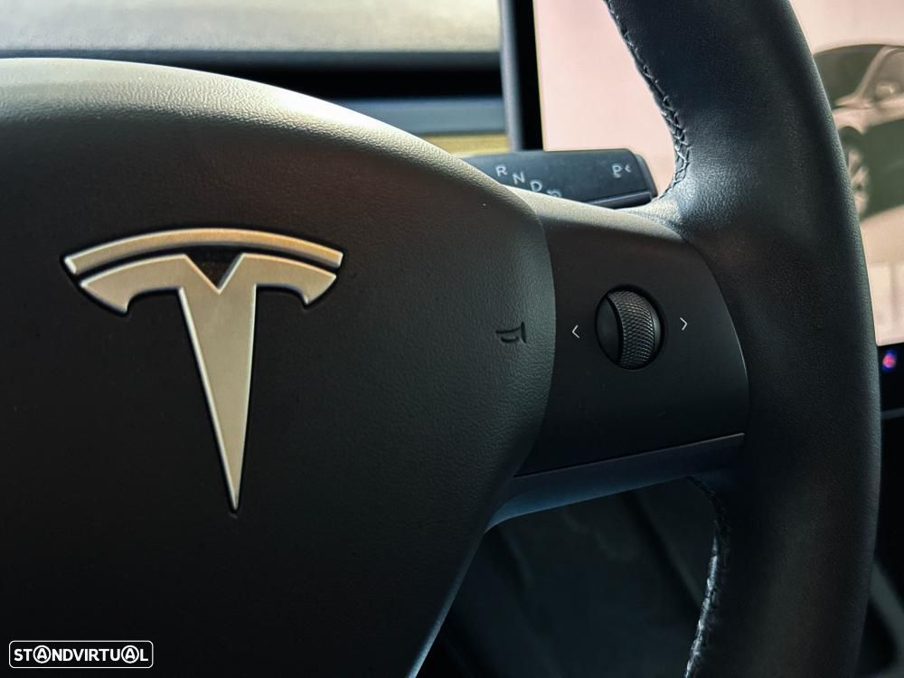Tesla Model Y Long Range Dual Motor AWD - 43
