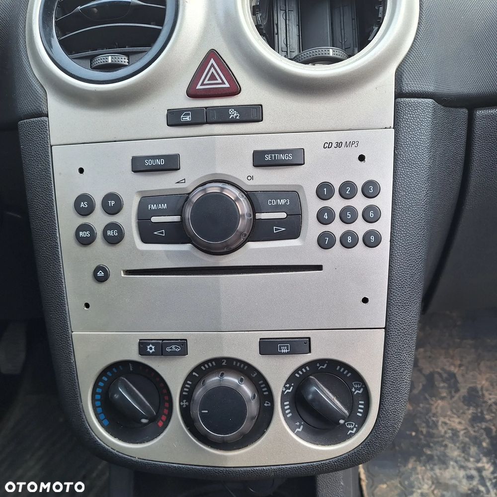 PANEL NAWIEWU CORSA D - 1