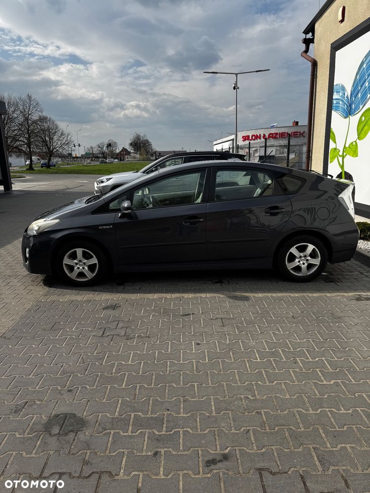 Toyota Prius 1.8 HSD Sol - 4