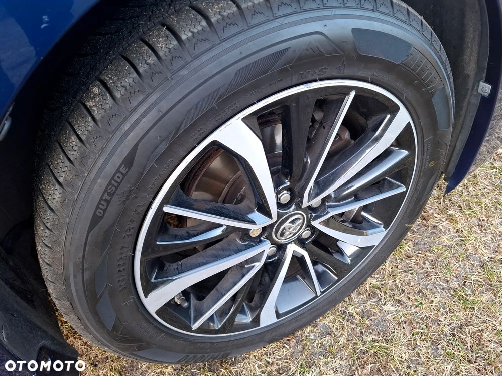 Toyota Avensis 1.8 Premium - 12