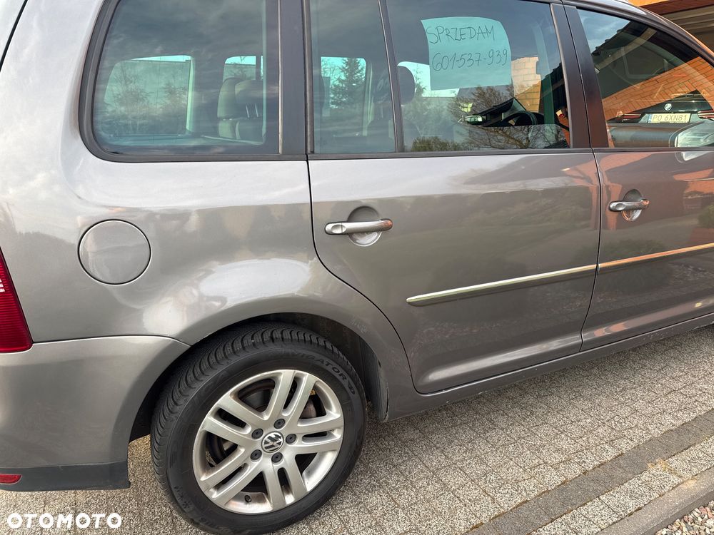 Volkswagen Touran 2.0 TDI Highline DSG - 5