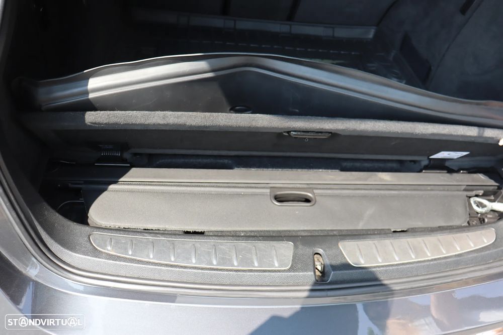 BMW 318 d Pack M Shadow Auto - 11
