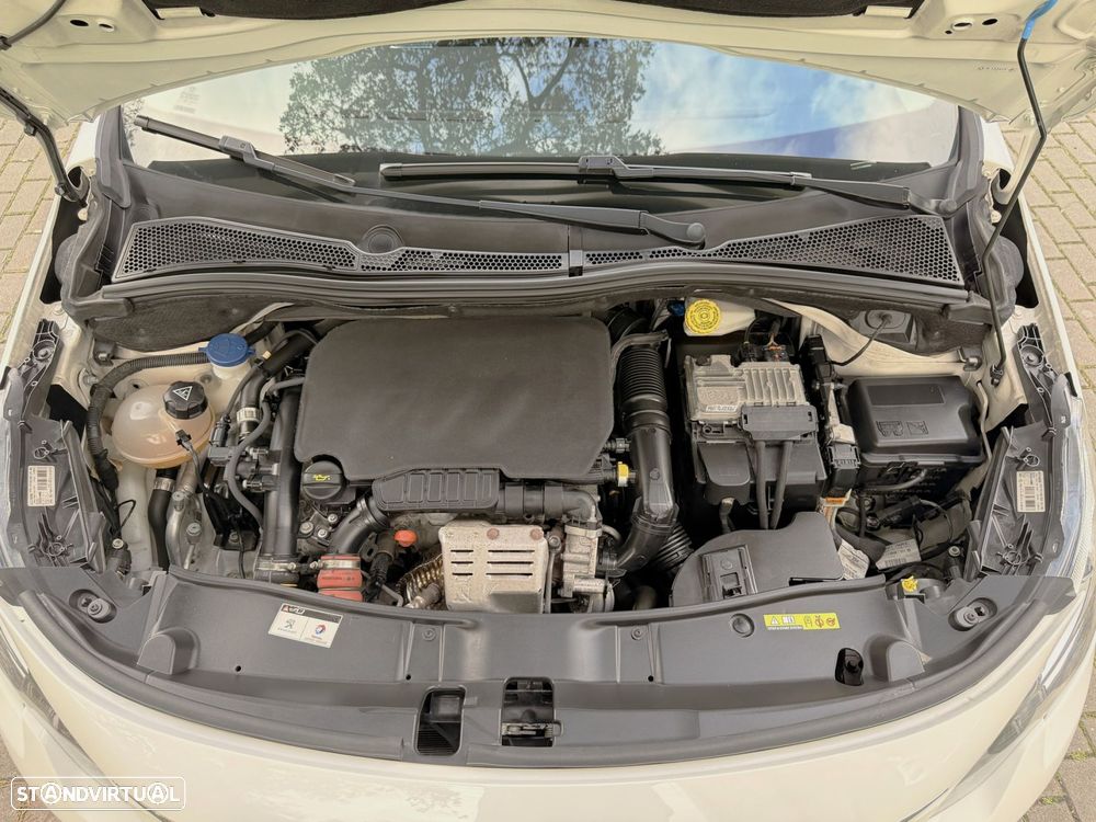 Peugeot 2008 1.2 PureTech Allure - 47