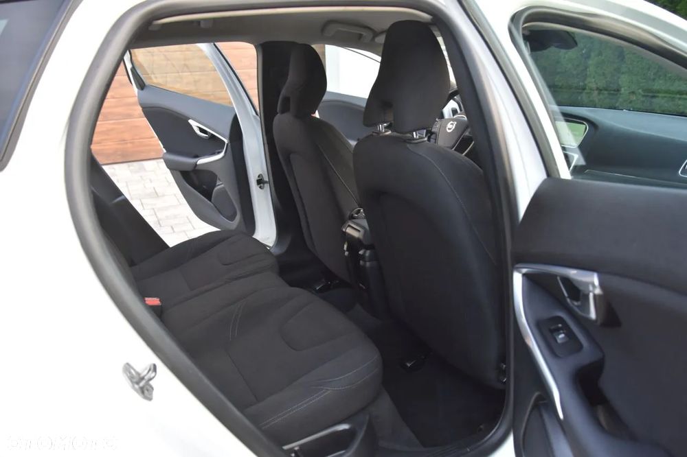 Volvo V40 D4 Drive-E Momentum - 20