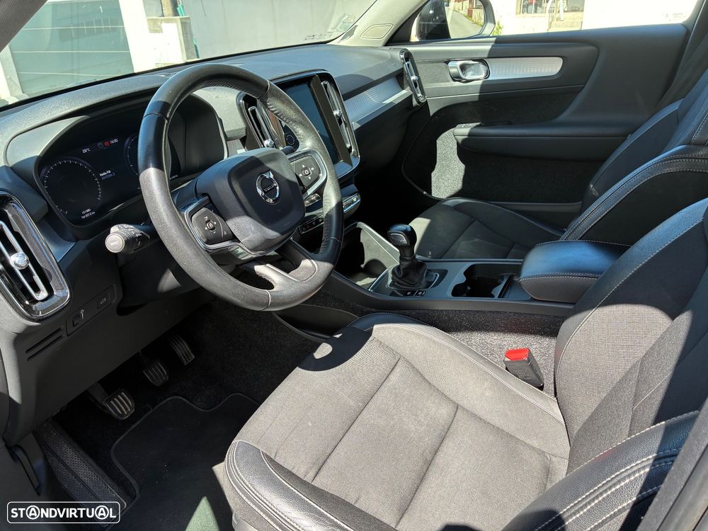 Volvo XC 40 2.0 D3 Momentum - 4