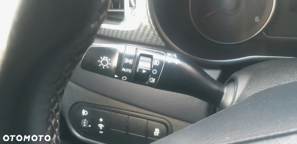 Kia Carens 1.7 CRDi 115 Fifa World Cup Edition - 29
