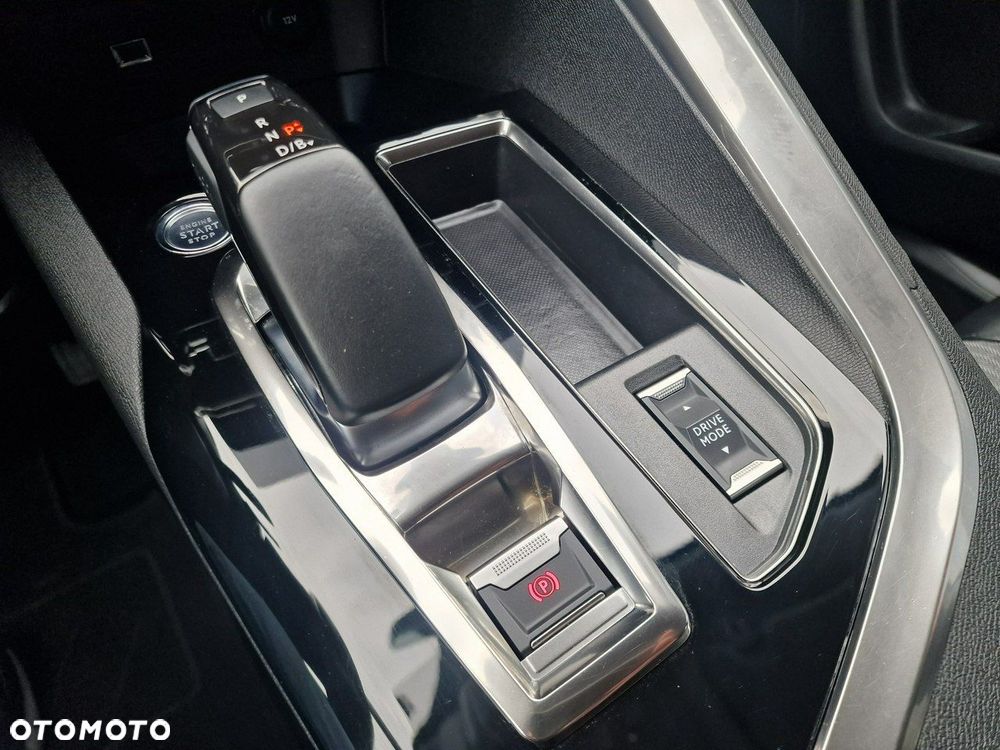 Peugeot 3008 1.6 PureTech Hybrid PHEV Allure S&S EAT8 - 27