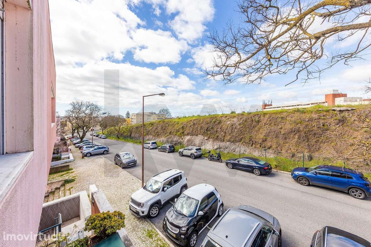 Apartamento T4 Duplex renovado no Restelo - Grande imagem: 4/28