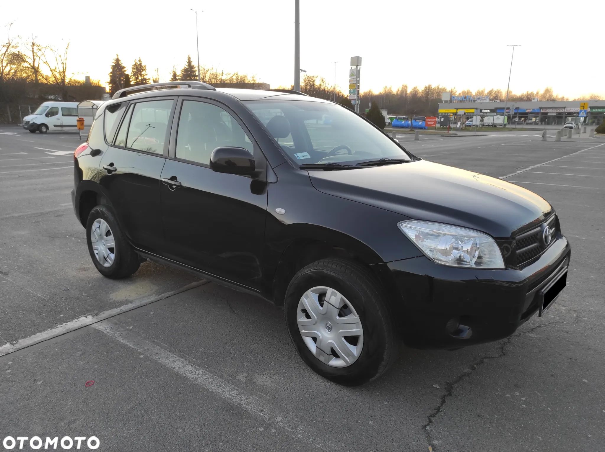 Toyota RAV4 - 1