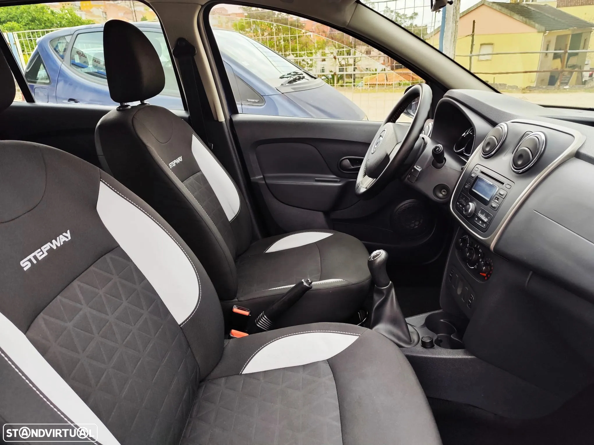 Dacia Sandero 1.5 dCi Stepway - 11