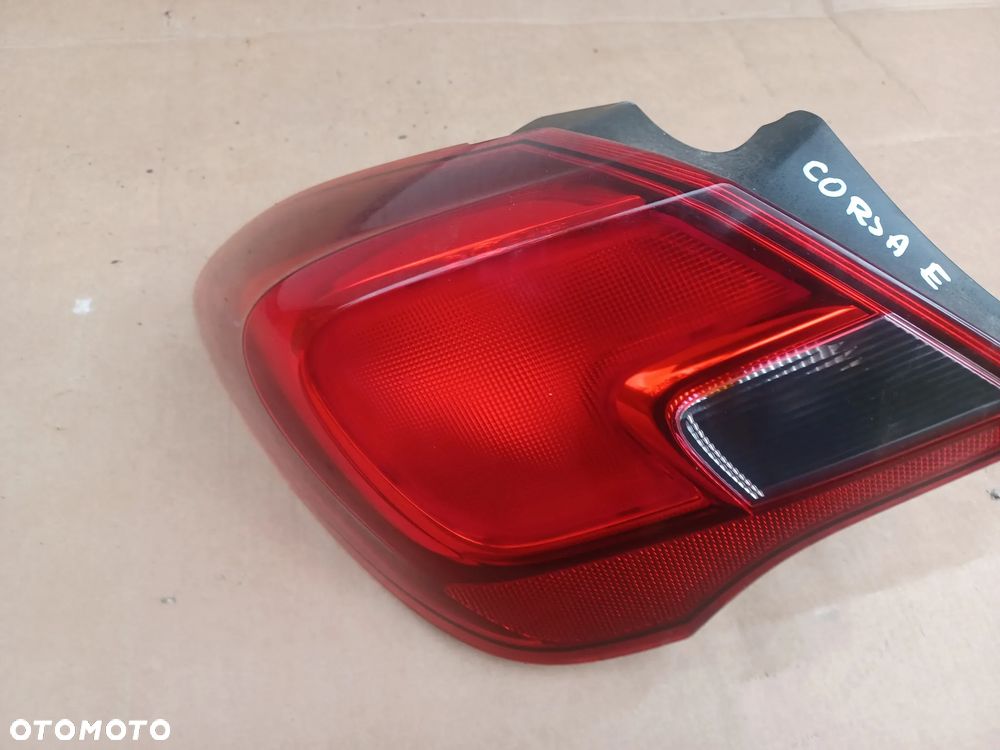 LAMPA TYLNA LEWA OPEL CORSA E 3D - 8