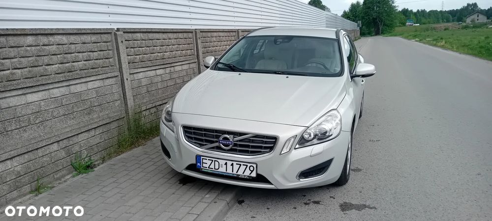 Volvo V60 DRIVe Momentum - 3