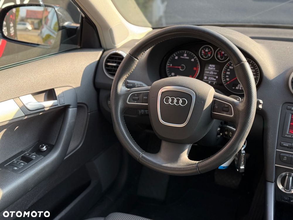 Audi A3 Sportback - 16