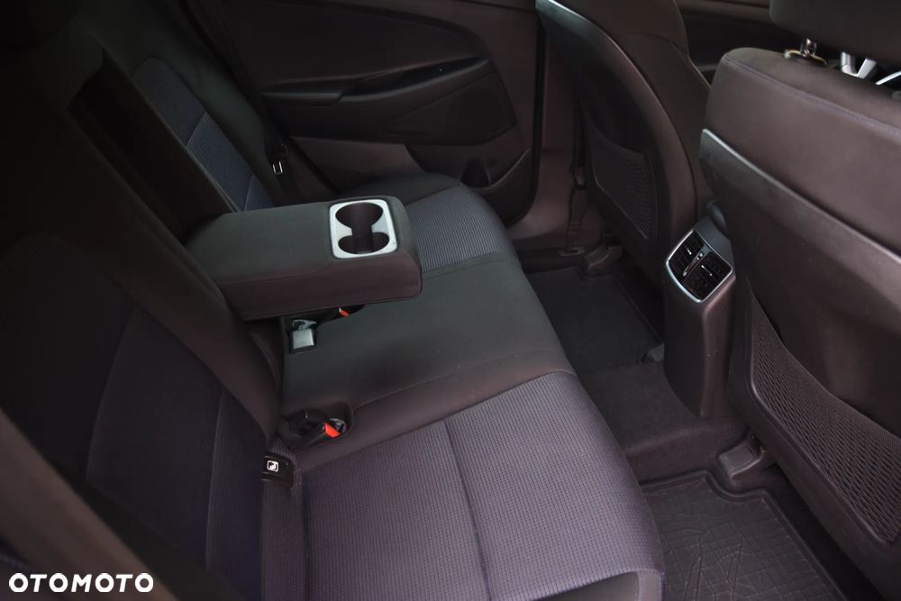 Hyundai Tucson 1.7 CRDI BlueDrive Comfort 2WD - 10