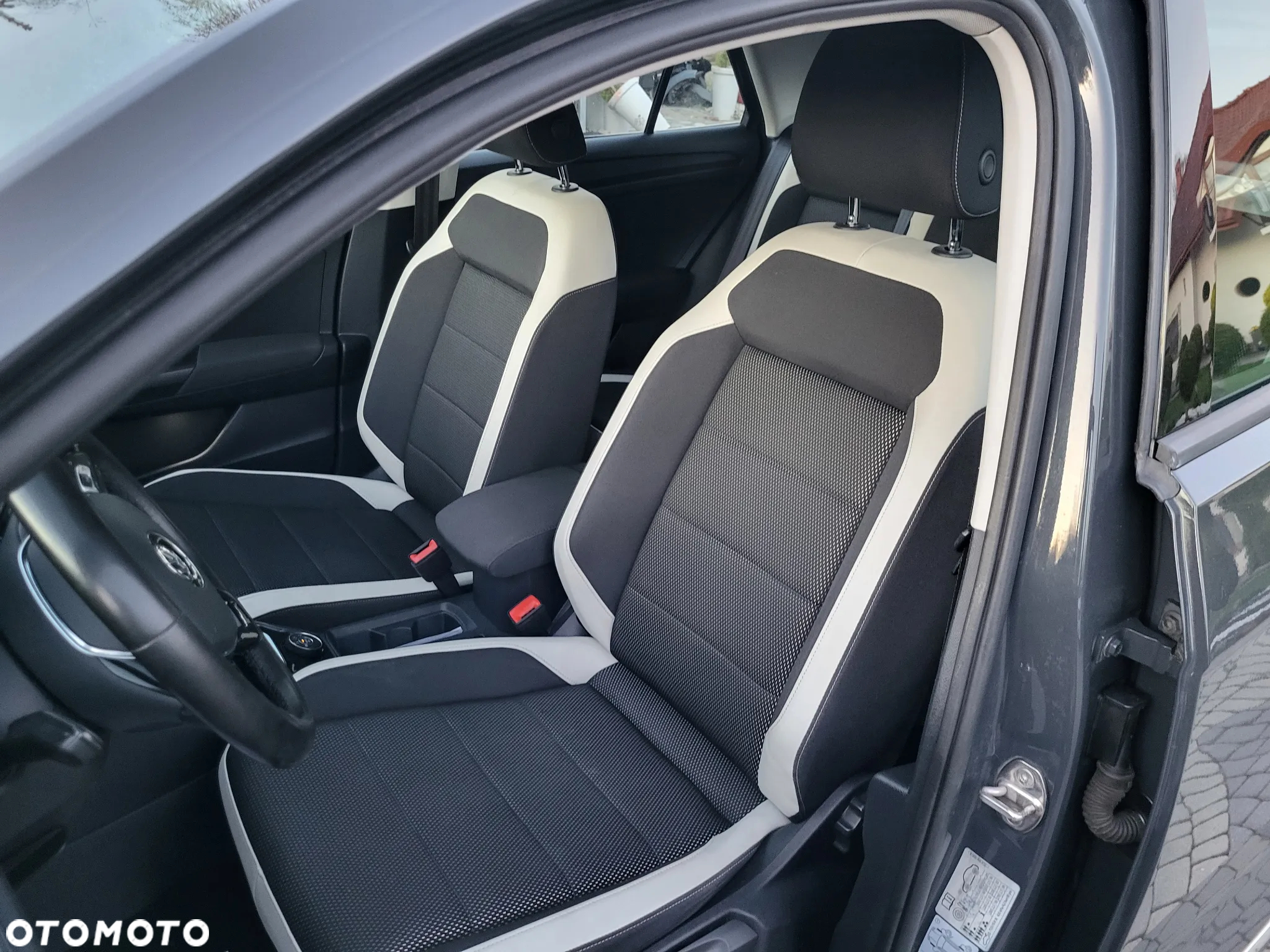 Volkswagen T-Roc 2.0 TDI SCR DPF 4Mot Premium DSG - 6