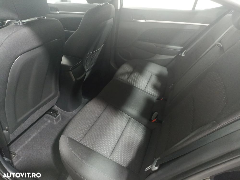 Hyundai Elantra 1.6 MPi Exclusive - 15