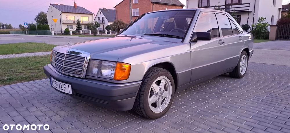 Mercedes-Benz W201 (190) - 5