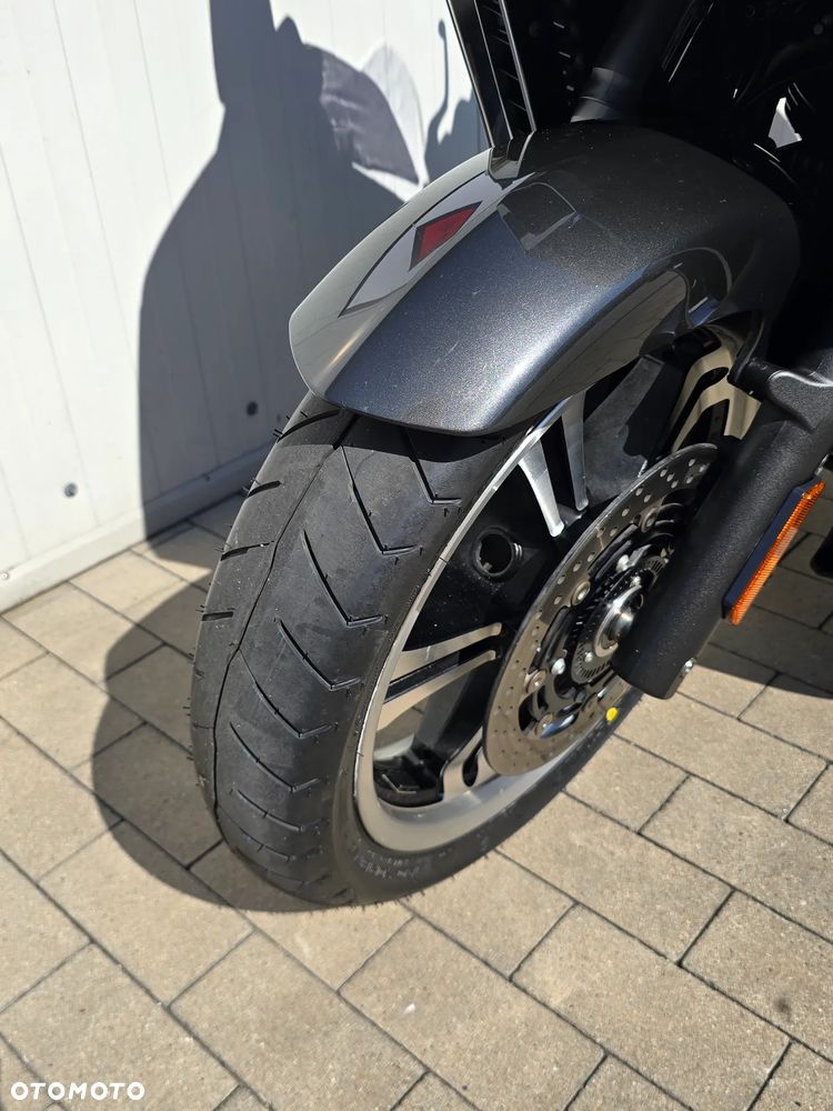 Yamaha Venture - 12