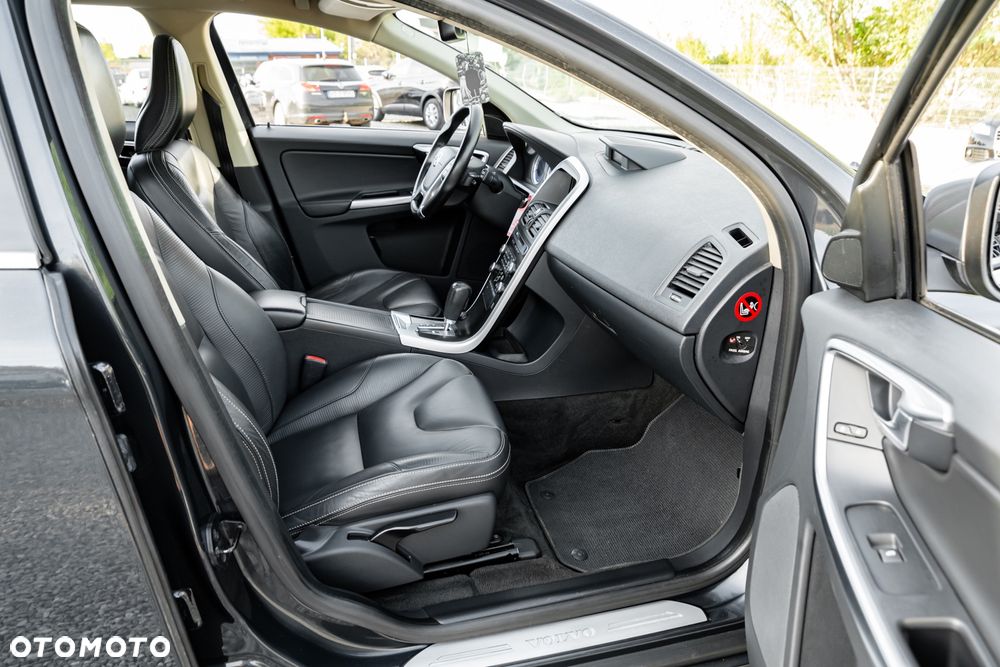 Volvo XC 60 2.0T Powershift RDesign - 22