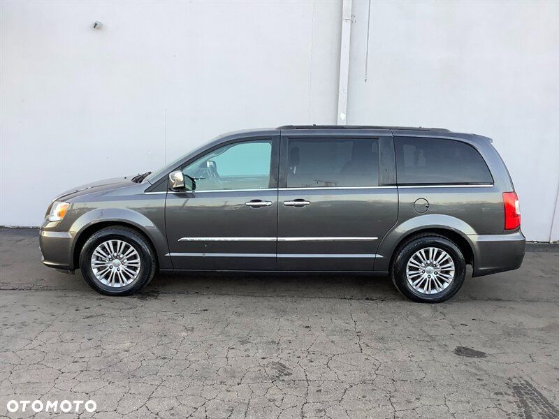 Chrysler Town & Country 3.6 Limited - 9