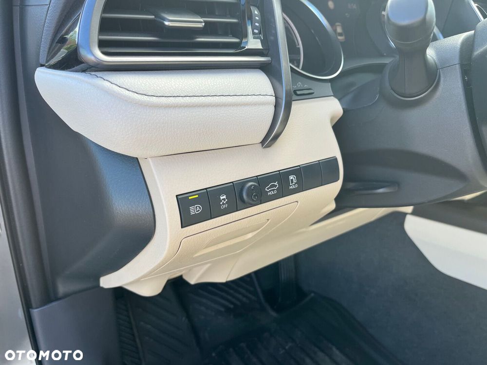 Toyota Camry 2.5 Hybrid Comfort CVT - 26