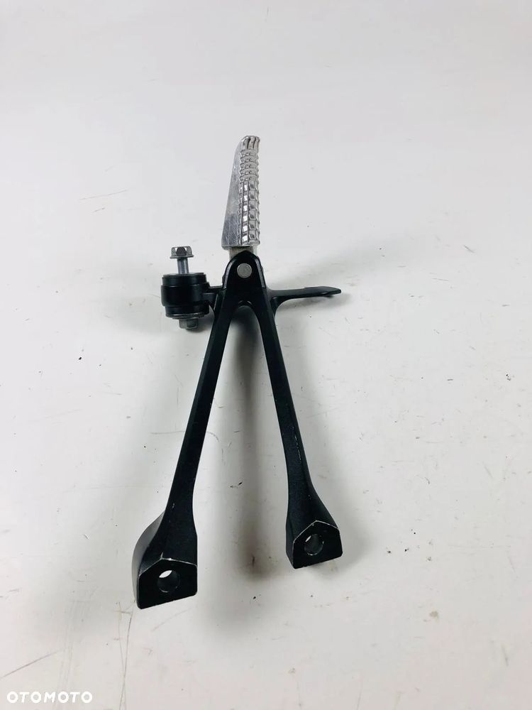 Suzuki GSXR 1000 L1 11-16 Lewy Set Podnóżek Tył Pasażera - 3